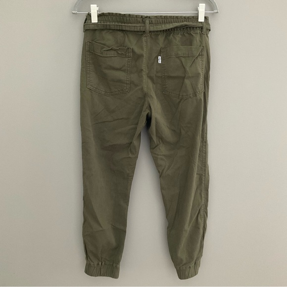 Levi’s army green cropped pants - Picture 6 of 9
